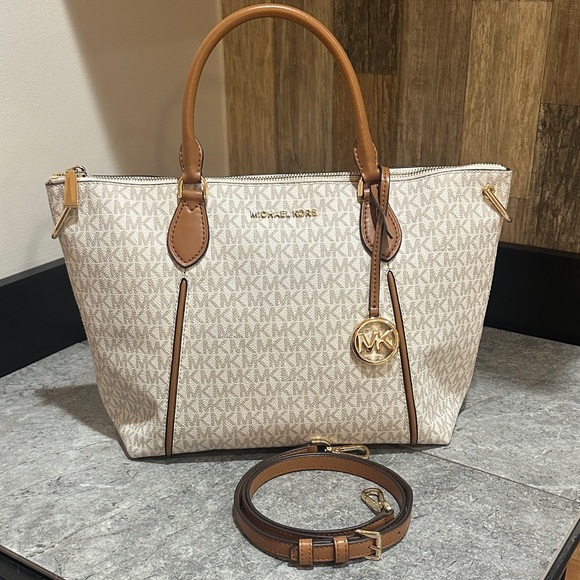 Michael Kors Large Sierra Satchel - Picture 1 of 9